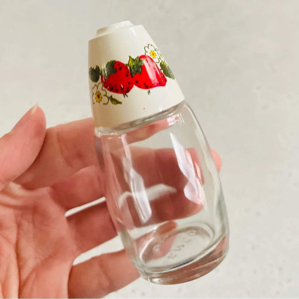 Vintage Gemco Oil & Vinegar Cruet Set Table Toppers Strawberry Dressing Salt 3pc